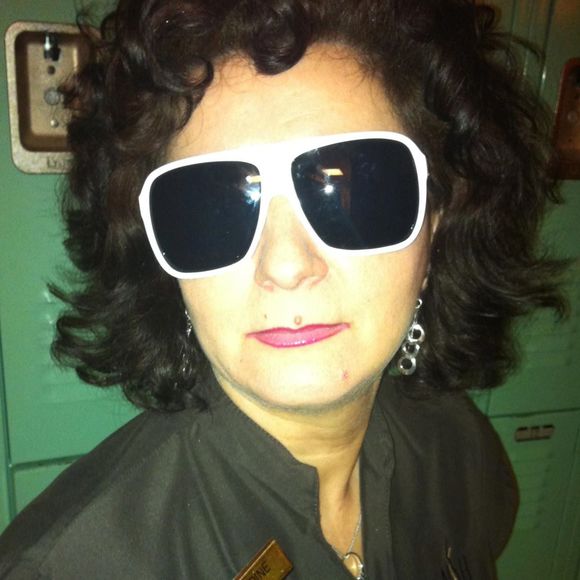 Meet your Posher, Claudine - Picture 1 of 1